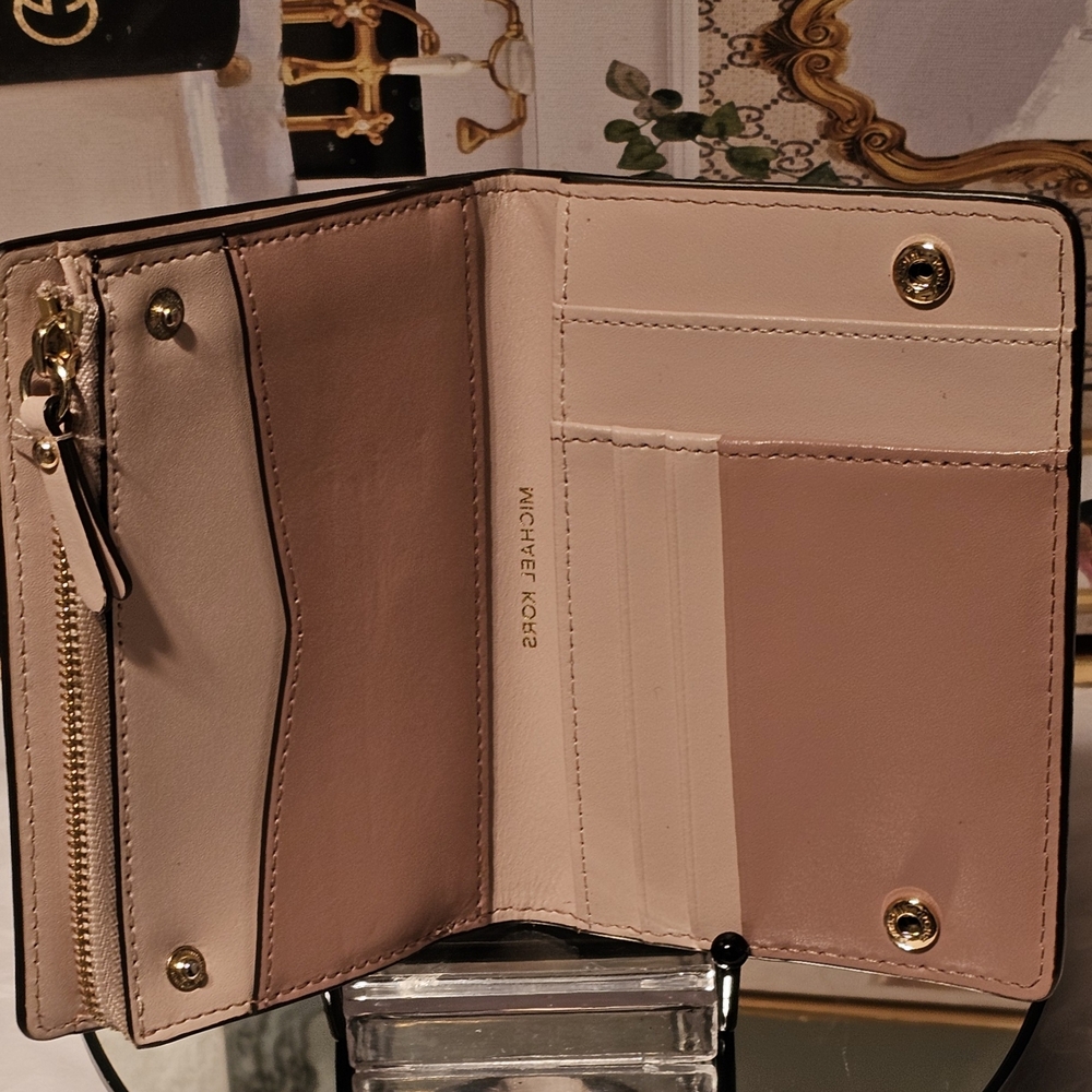 Michael Kors Adele Pink & Cream Leather Passport Holder/wallet - Picture 4 of 13